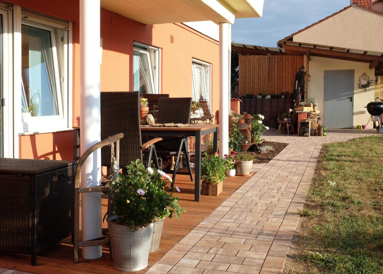 Ferienwohnung Im Paradies Momlingen Exterior photo